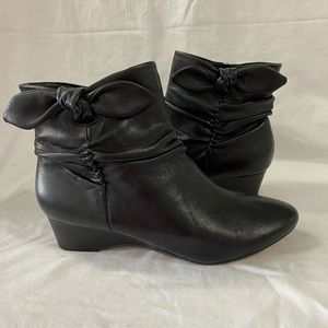 ANTIA Womens Black Leather Ankle Boot size nwob 9 M